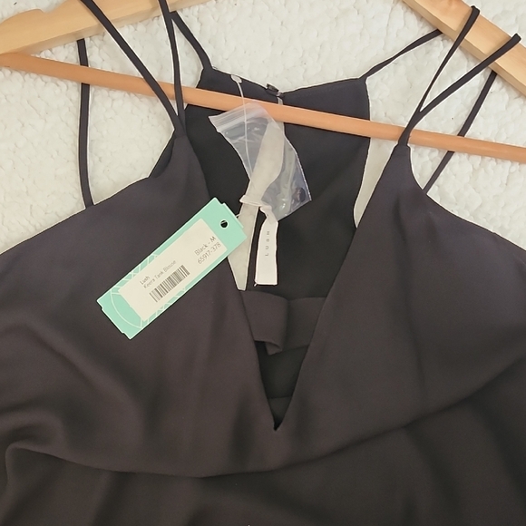 NWT Lush Black Strappy V-Neck Bar Cami Tank Top - Size M Going Out - Picture 3 of 8
